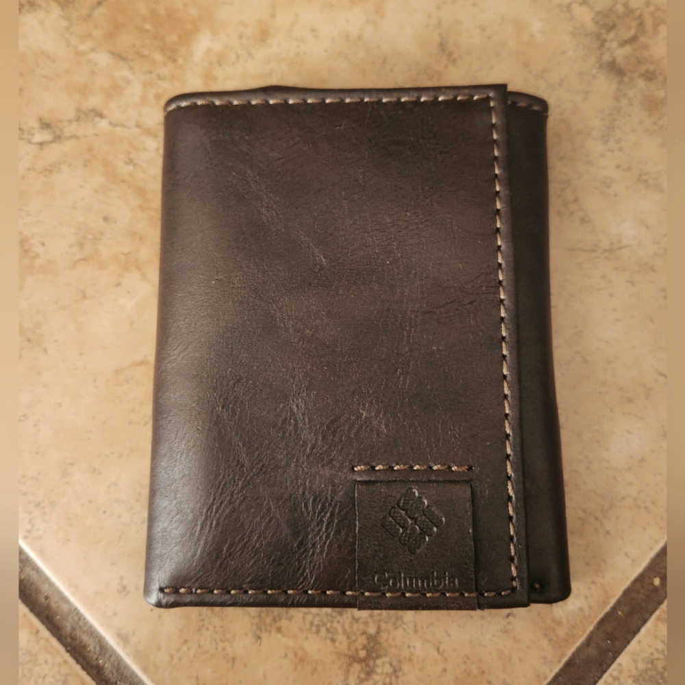 Columbia Leather RFID Trifold Wallet